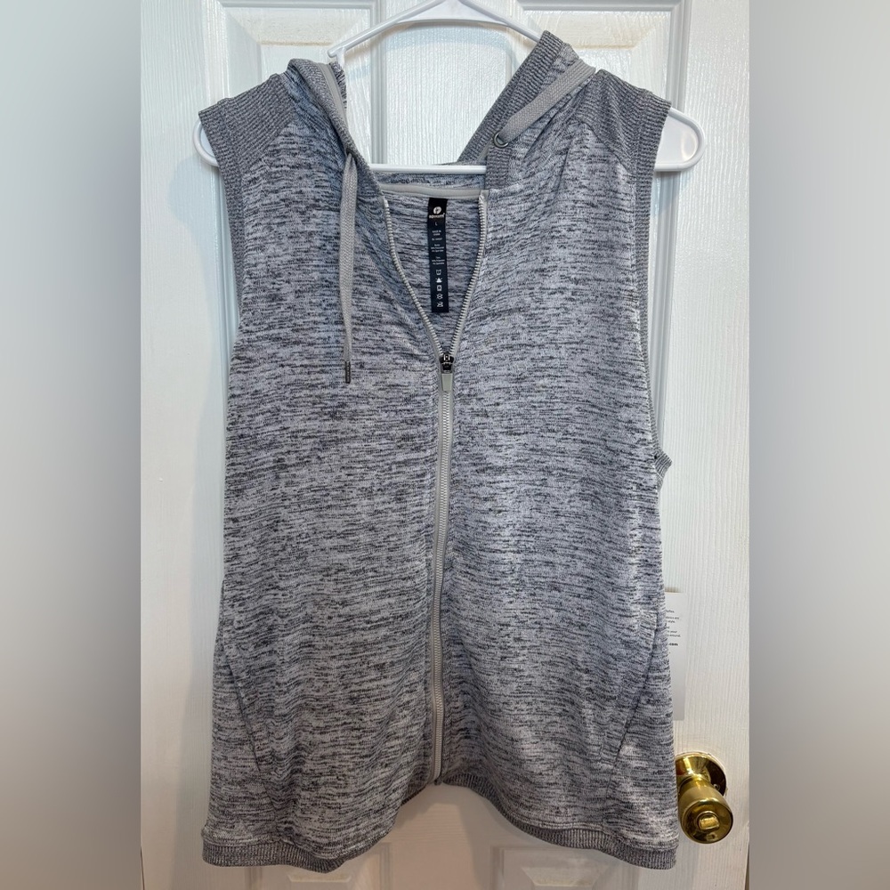 NWT 90 Degree by Reflex zip up gray sleeveless hoodie size L